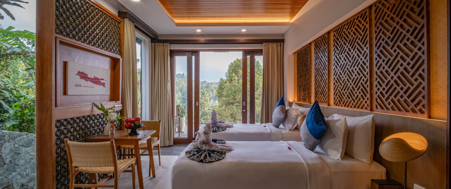 Munduk Harvest Palace - Villa 2 - Deluxe Twin Room - Bedroom 1.jpg
